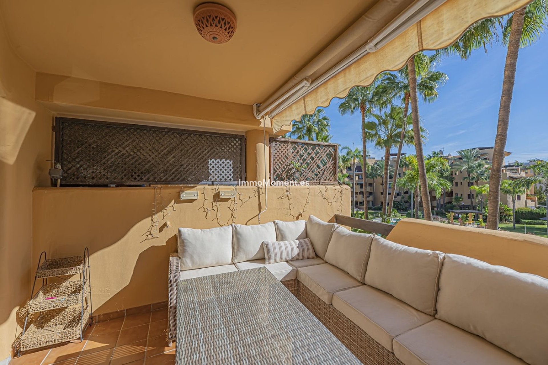 Resale - Apartment - Estepona - Costalita