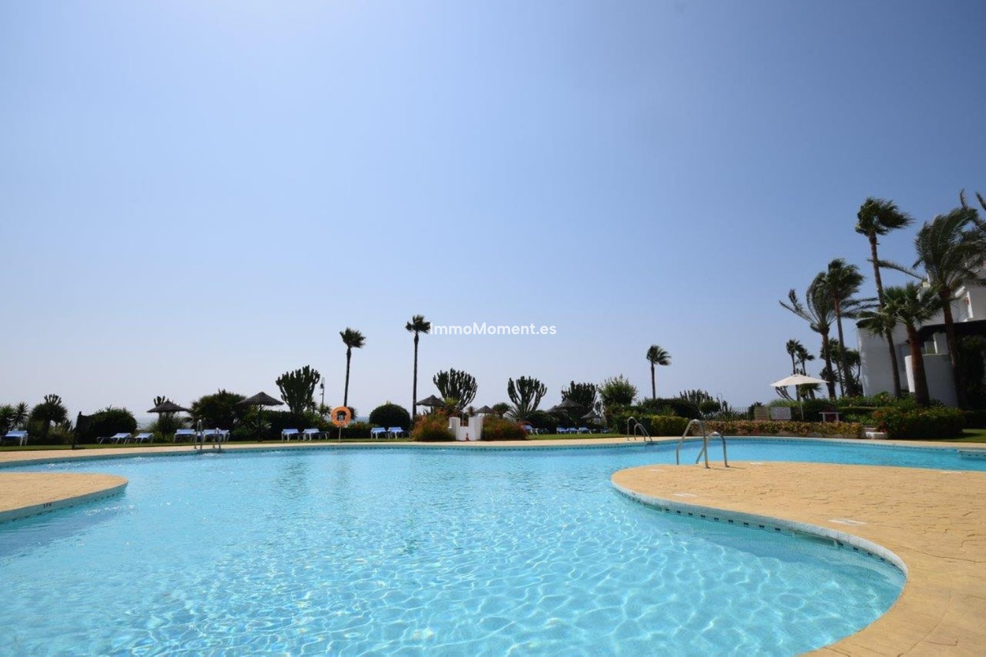 Resale - Apartment - Estepona - Costalita