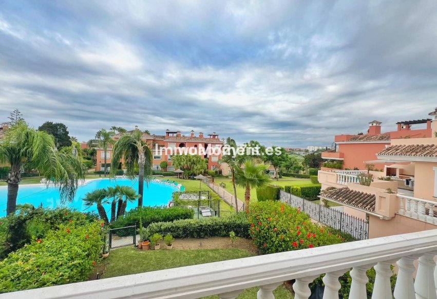 Resale - Apartment - Estepona - Costalita