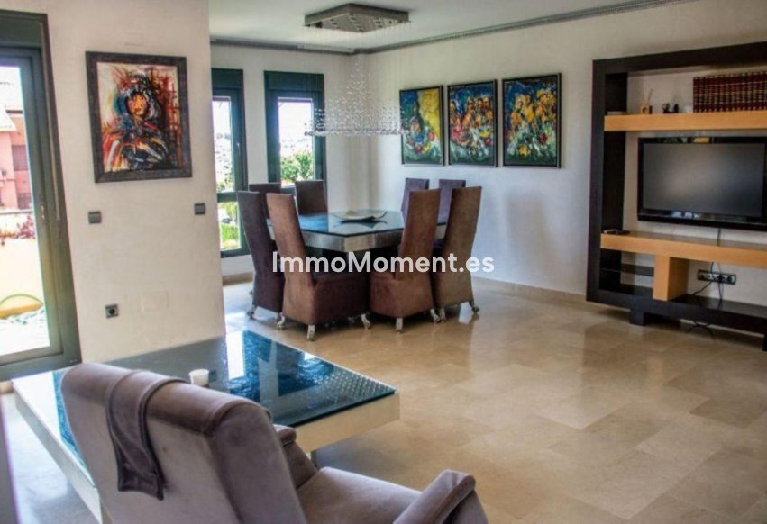 Resale - Apartment - Estepona - Costalita