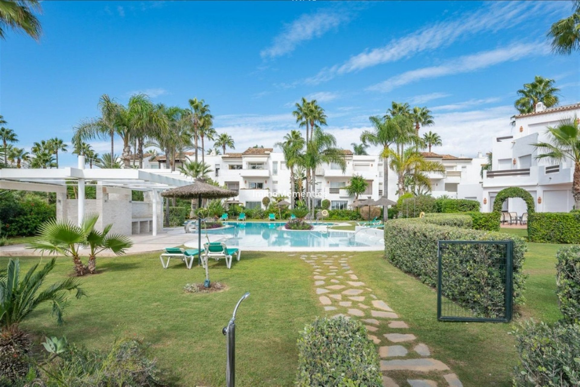 Resale - Apartment - Estepona - Costalita