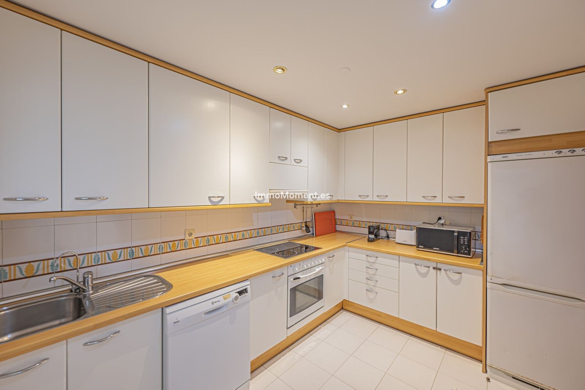 Resale - Apartment - Estepona - Costalita