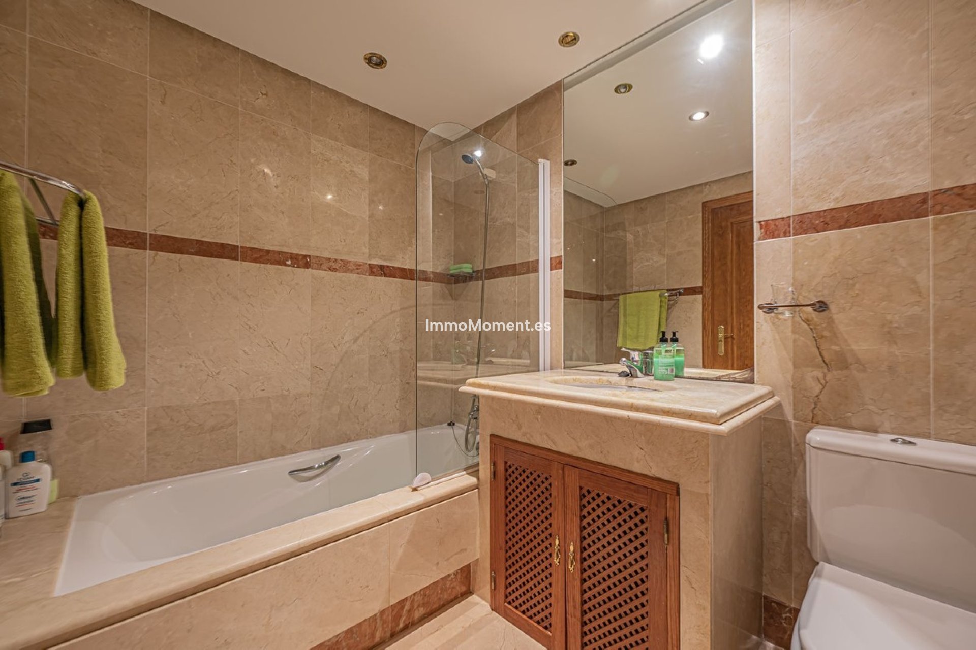 Resale - Apartment - Estepona - Costalita