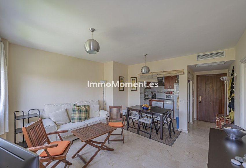 Resale - Apartment - Estepona - Costalita