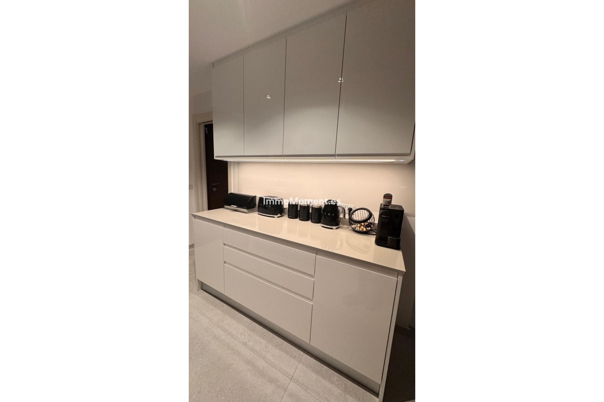 Resale - Apartment - Estepona - Costalita