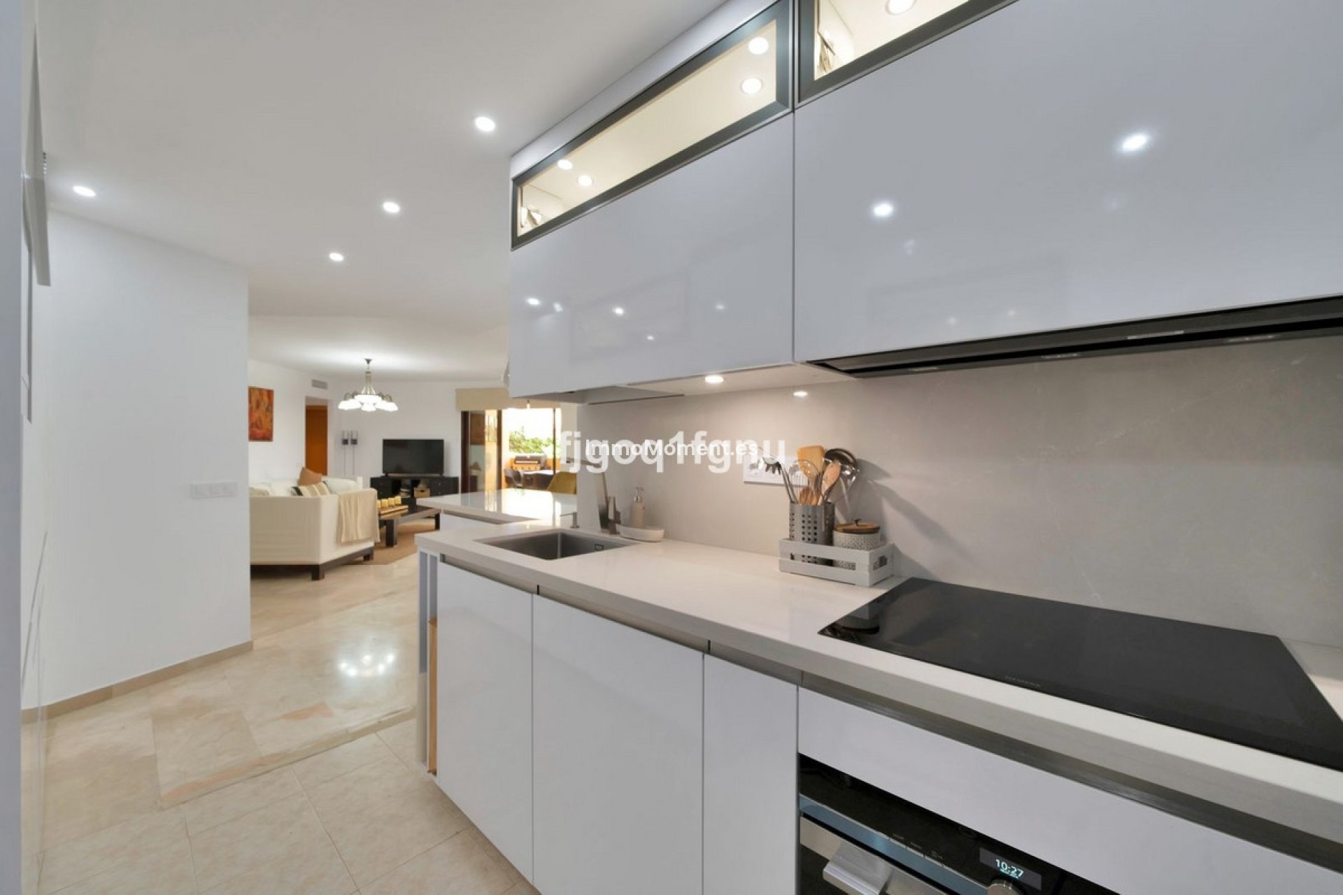 Resale - Apartment - Estepona - Costalita