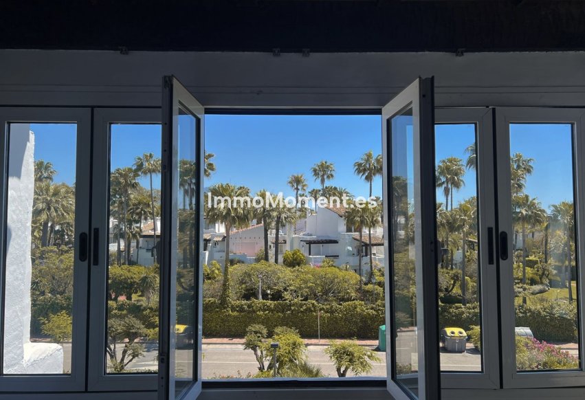 Resale - Apartment - Estepona - Costalita