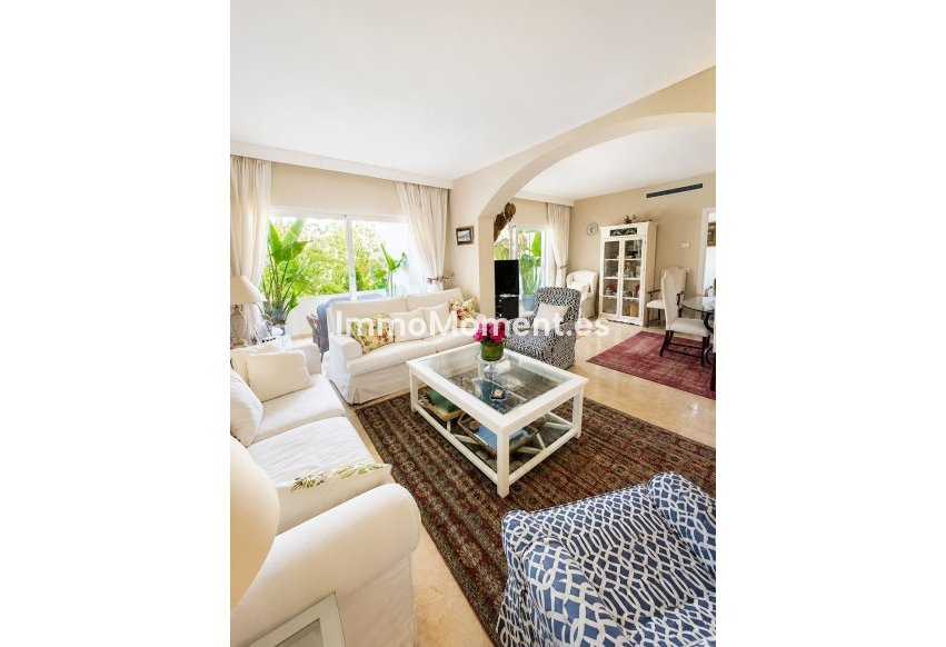Resale - Apartment - Estepona - Costalita