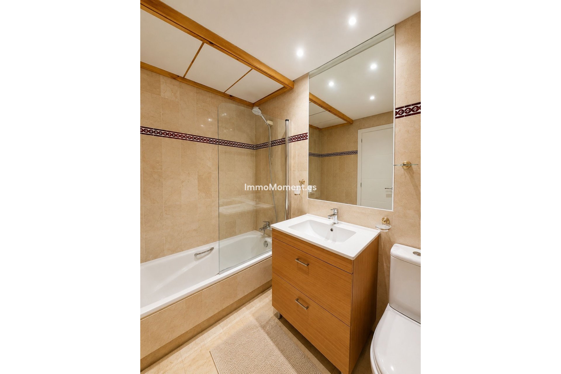 Resale - Apartment - Estepona - Costalita
