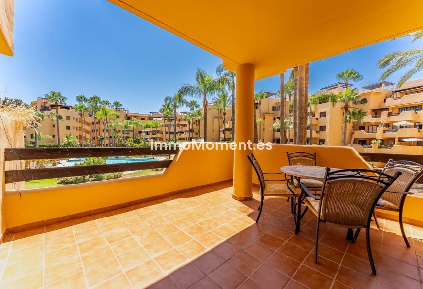Resale - Apartment - Estepona - Costalita