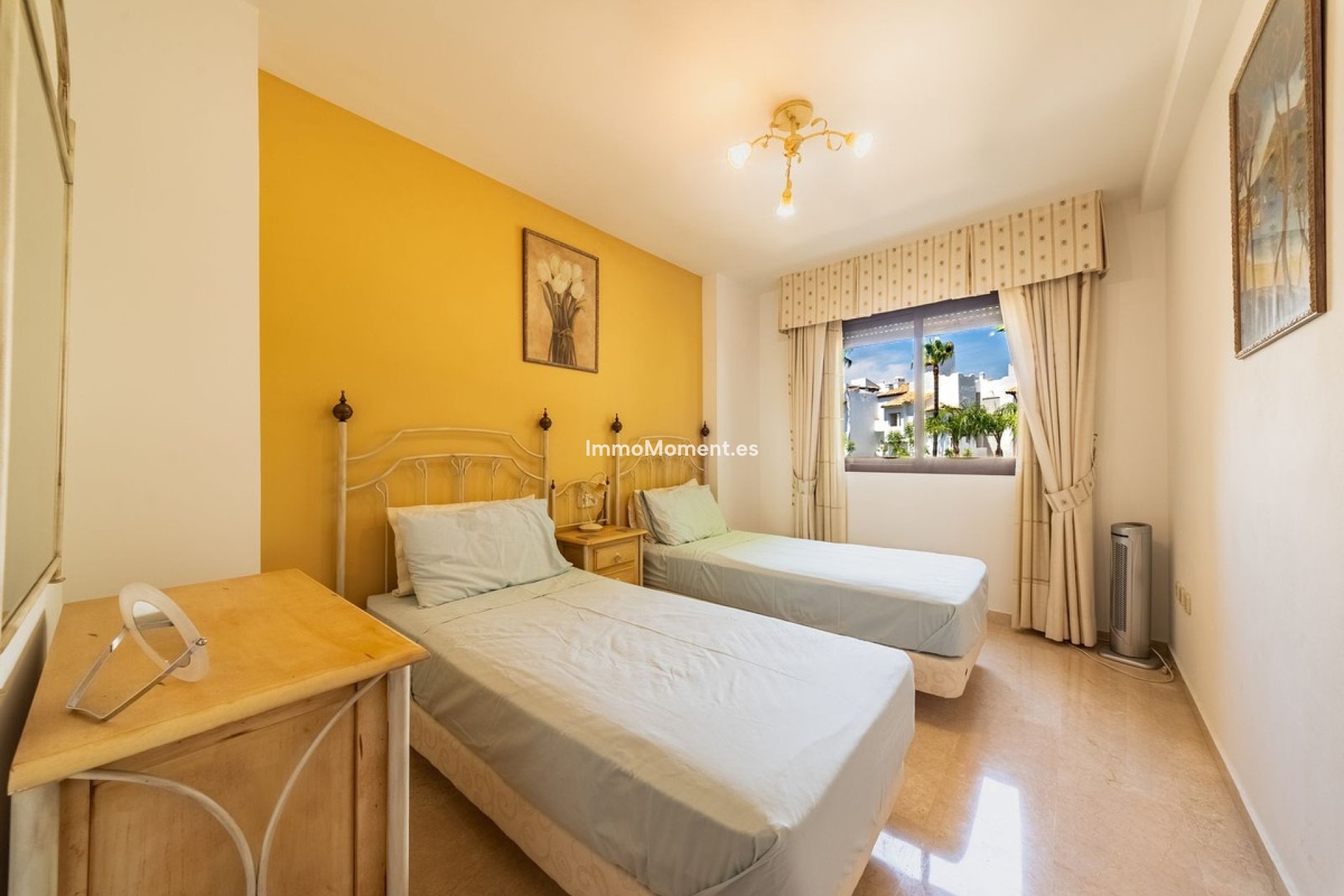 Resale - Apartment - Estepona - Costalita