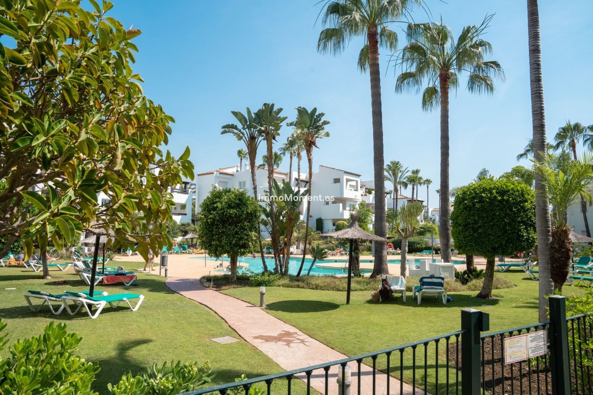 Resale - Apartment - Estepona - Costalita