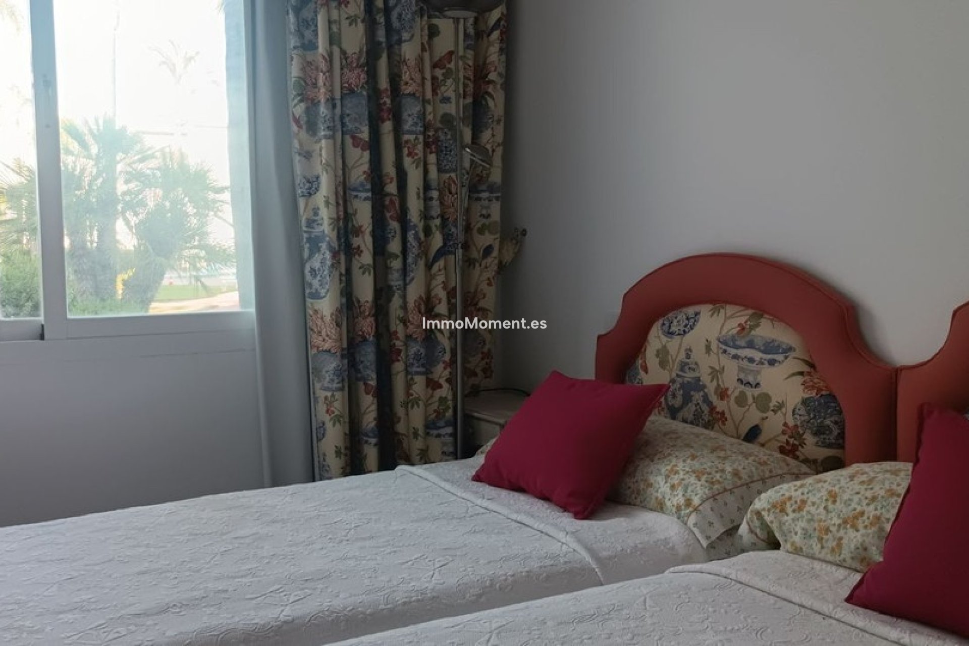 Resale - Apartment - Estepona - Costalita