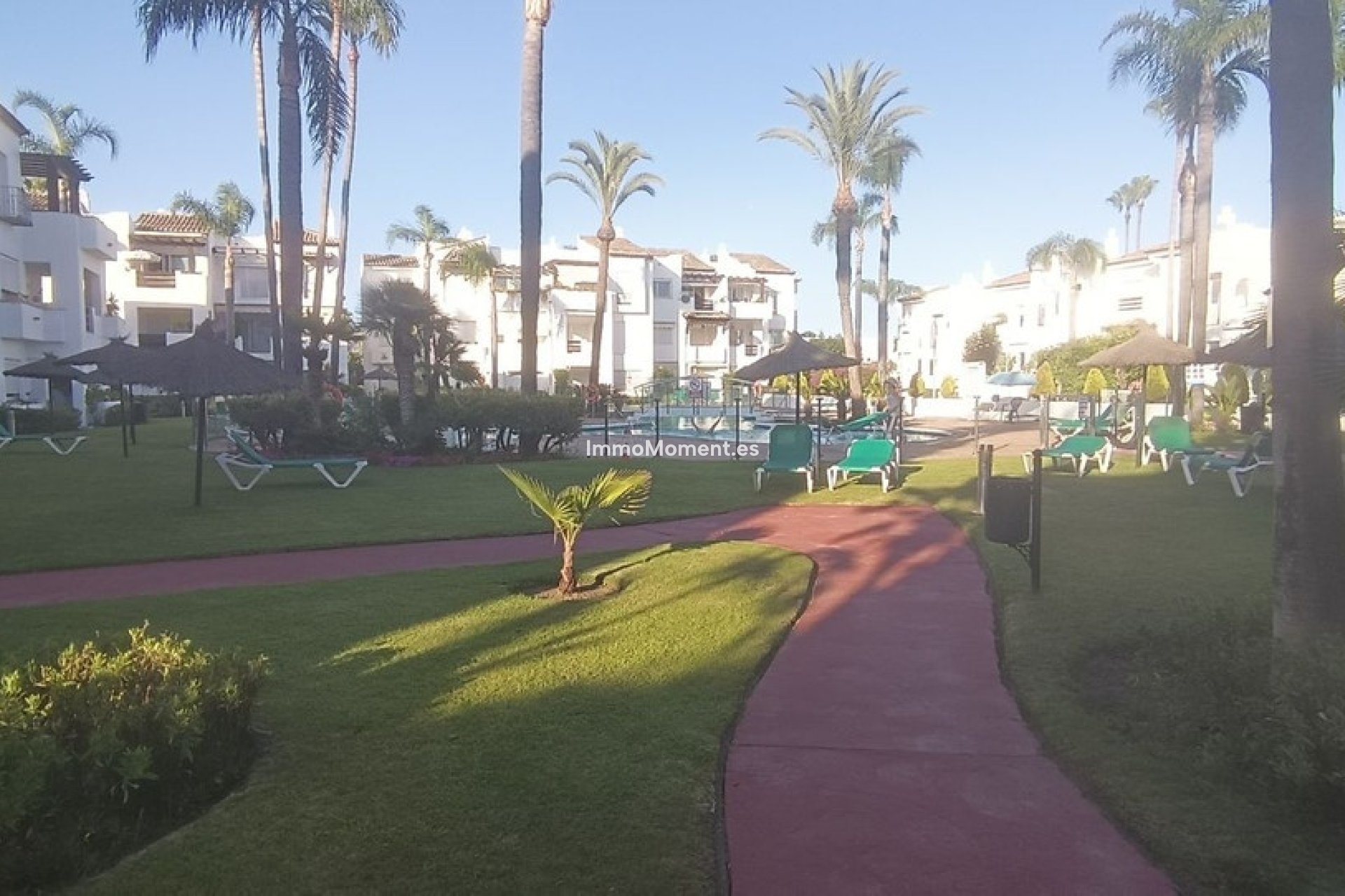 Resale - Apartment - Estepona - Costalita