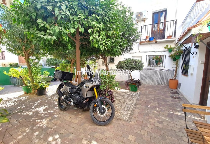 Resale - Apartment - Estepona - Estepona Centro