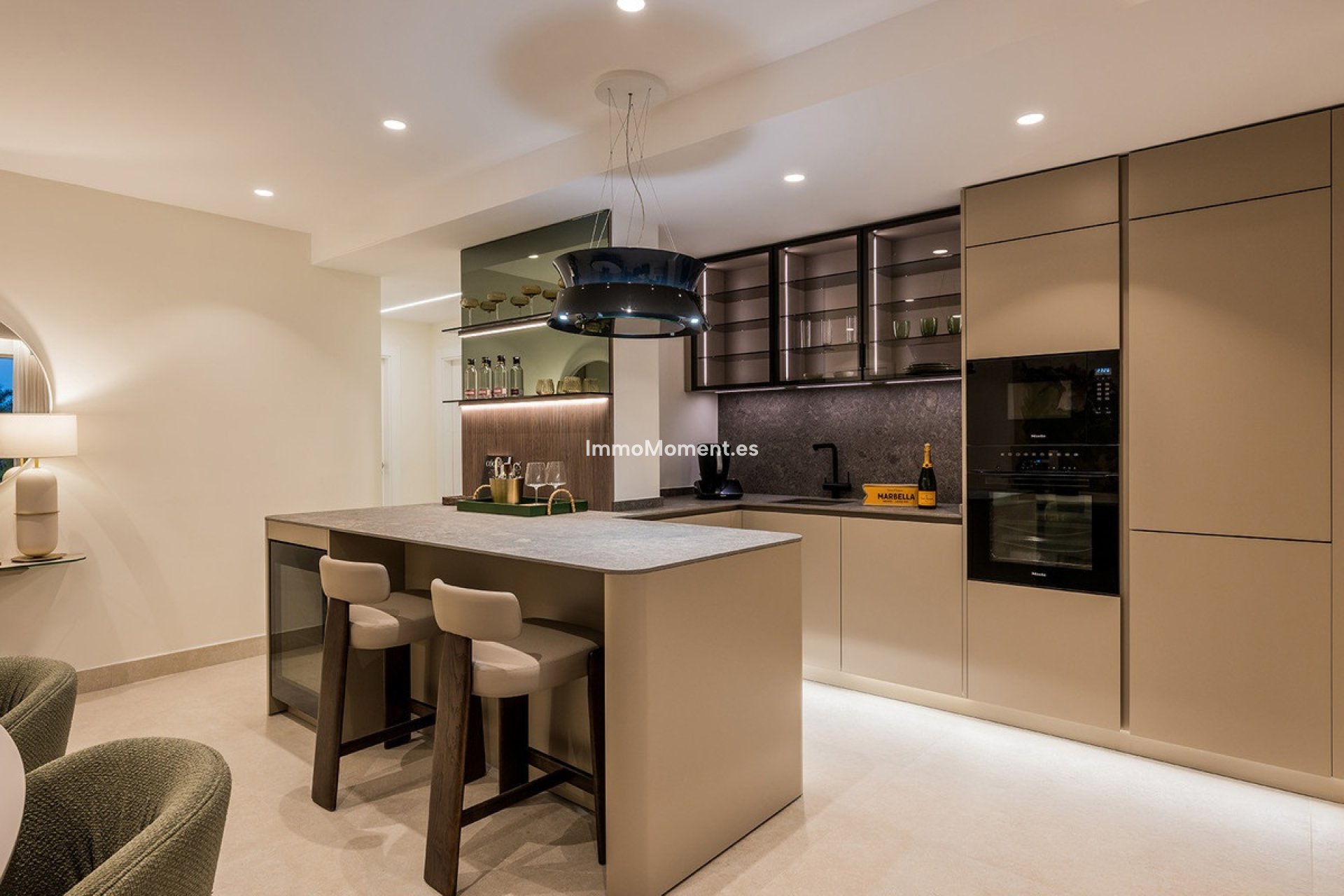 Resale - Apartment - Estepona - Estepona Centro