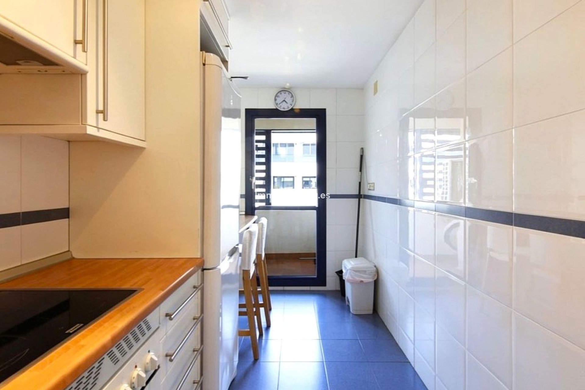 Resale - Apartment - Estepona - Estepona Centro