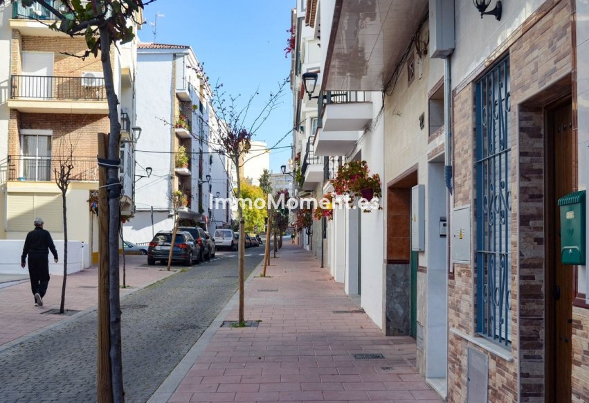 Resale - Apartment - Estepona - Estepona Centro