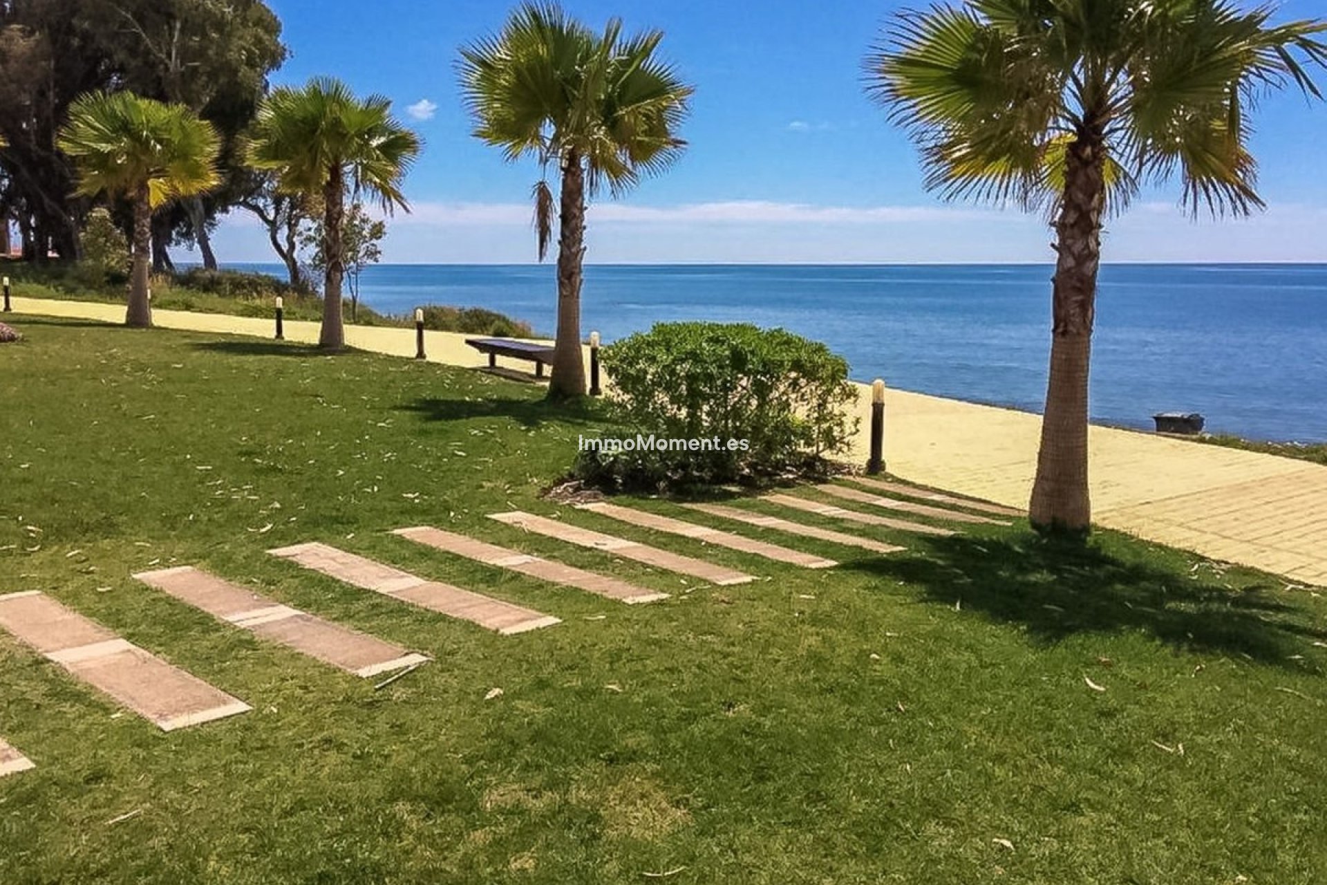 Resale - Apartment - Estepona - Estepona Centro