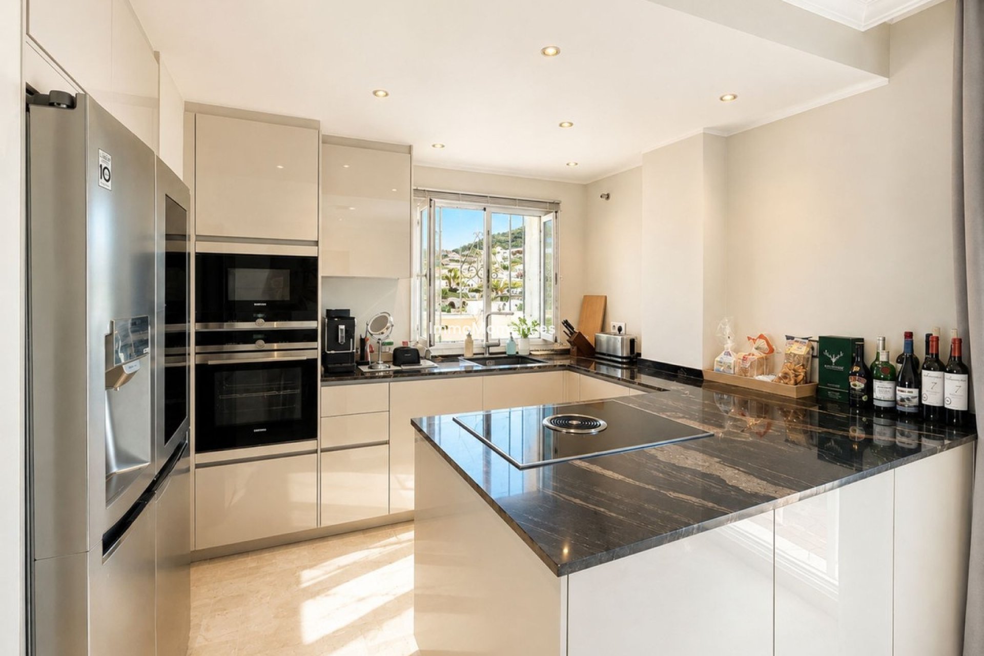 Resale - Apartment - Estepona - Estepona Centro