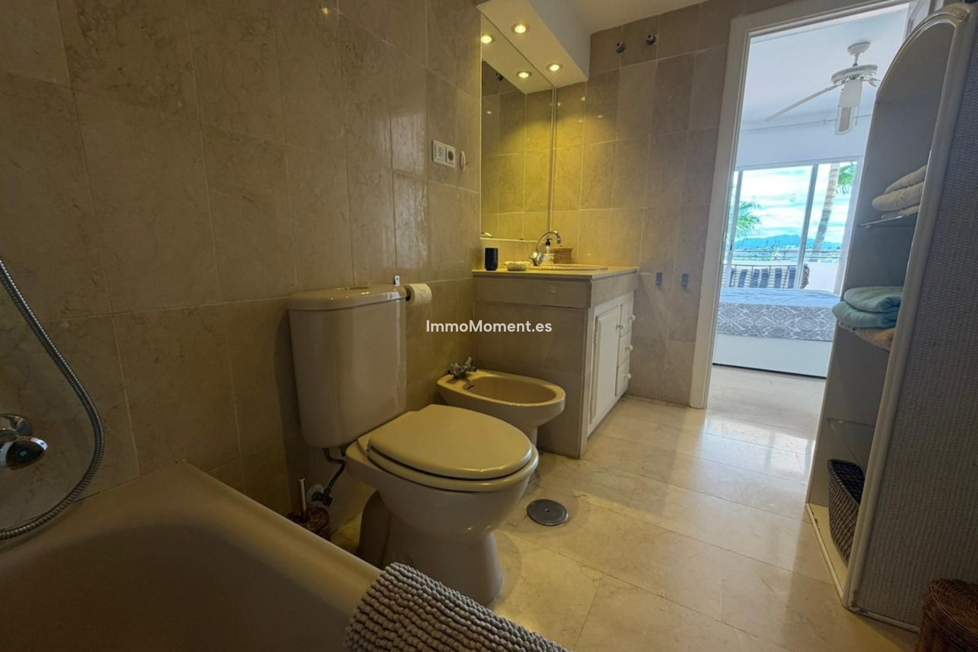 Resale - Apartment - Estepona - Estepona Centro