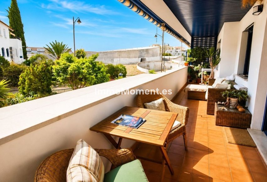 Resale - Apartment - Estepona - Estepona Centro
