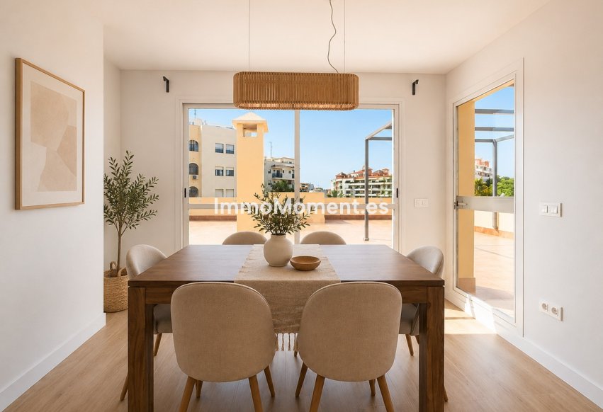 Resale - Apartment - Estepona - Estepona Centro