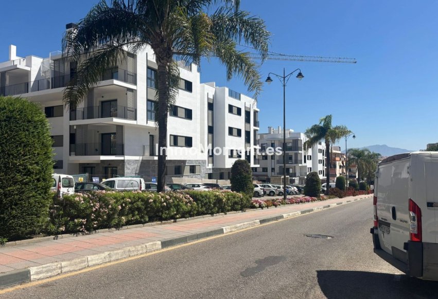Resale - Apartment - Estepona - Estepona Centro