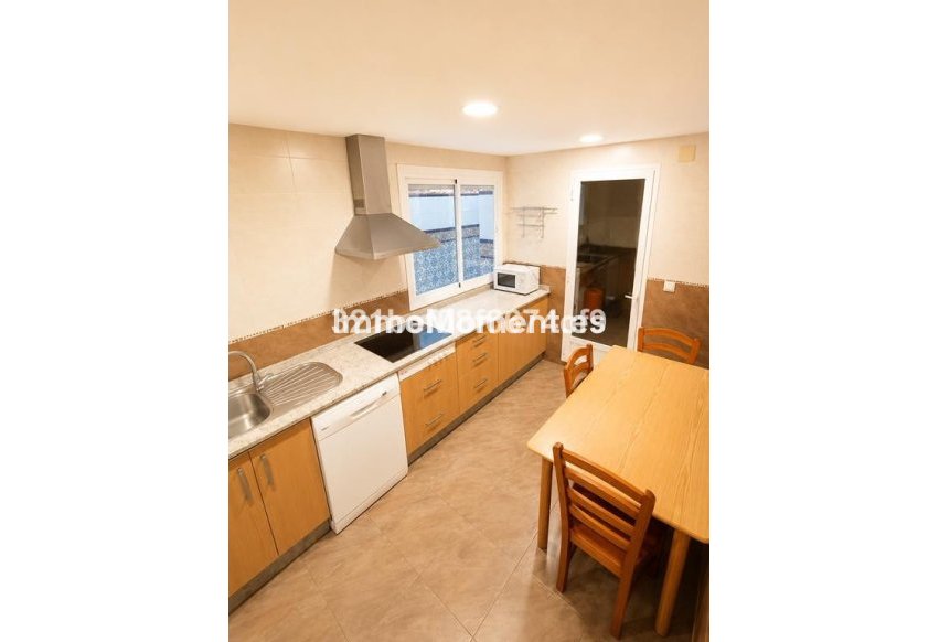 Resale - Apartment - Estepona - Estepona Centro