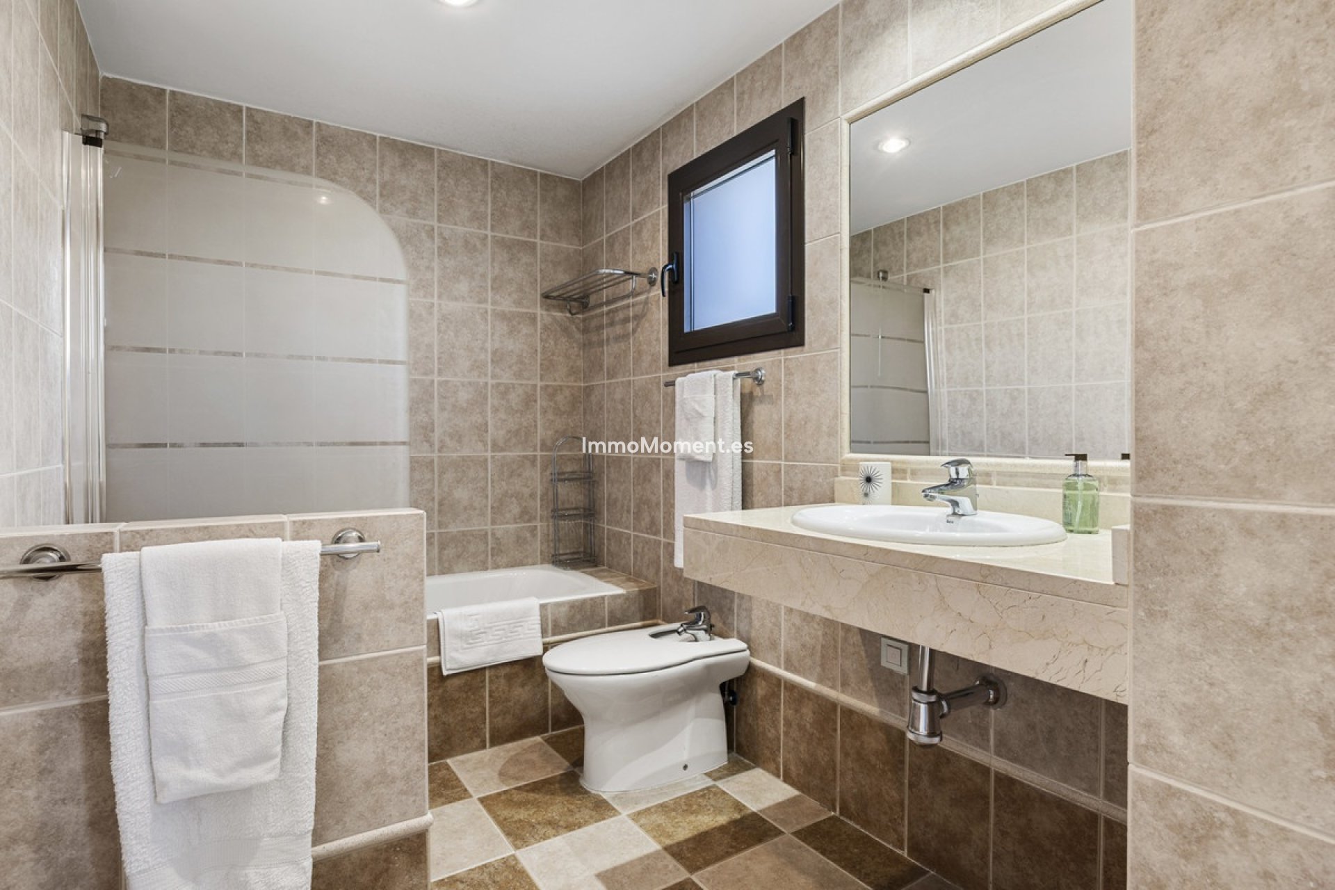 Resale - Apartment - Estepona - Estepona Centro