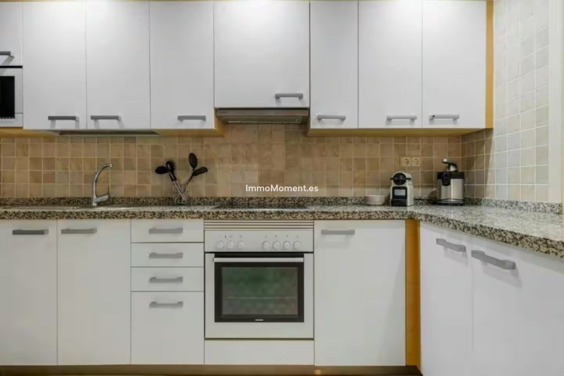 Resale - Apartment - Estepona - Estepona Centro