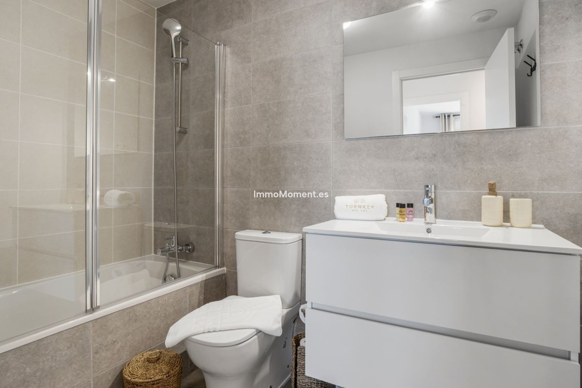 Resale - Apartment - Estepona - Estepona Centro