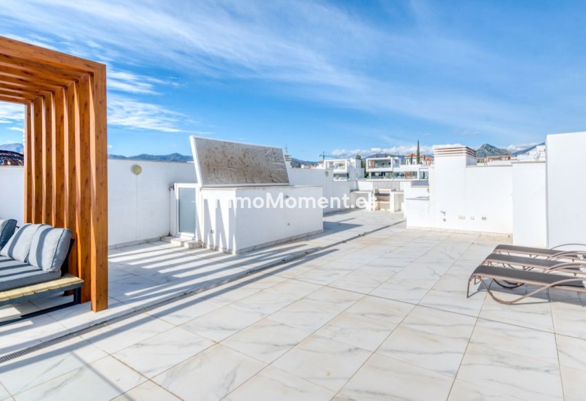 Resale - Apartment - Estepona - Estepona Centro