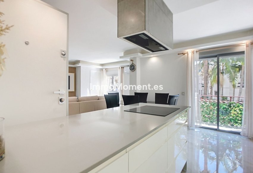 Resale - Apartment - Estepona - Estepona Centro
