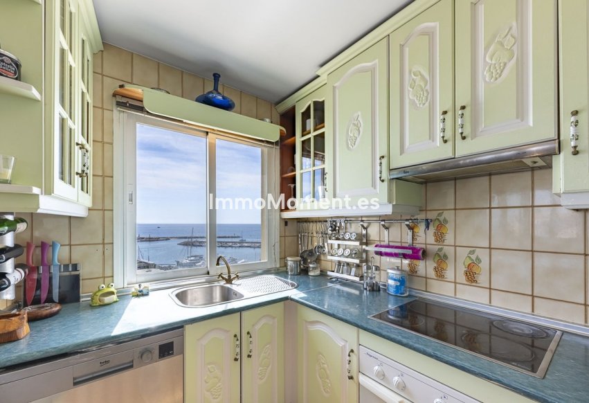 Resale - Apartment - Estepona - Estepona Centro