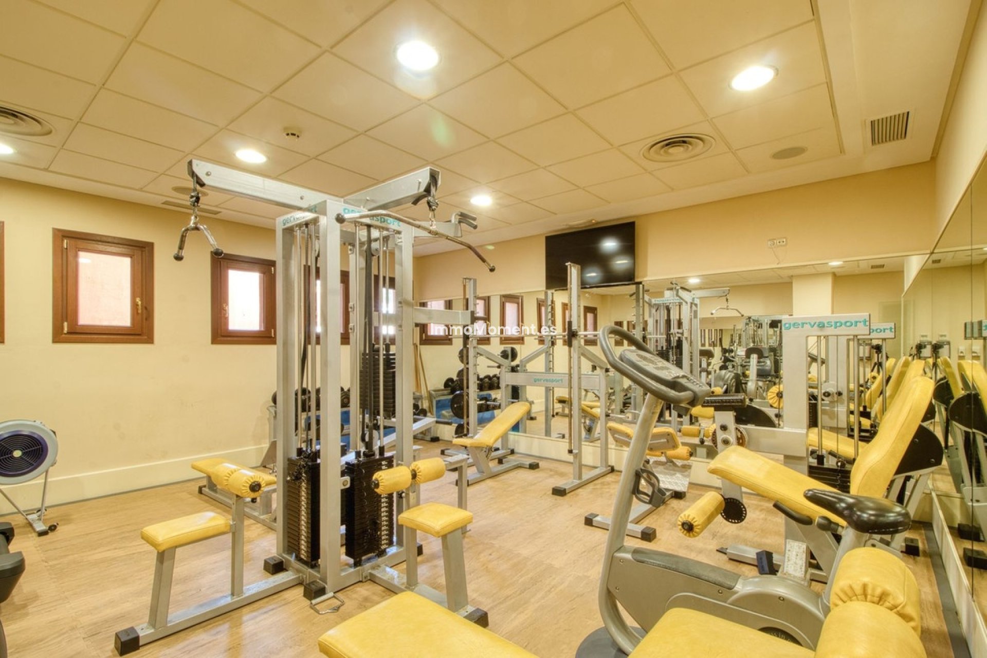 Resale - Apartment - Estepona - Estepona Centro