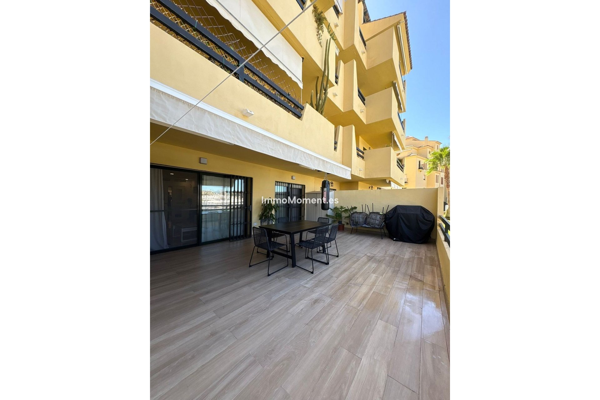 Resale - Apartment - Estepona - Estepona Centro