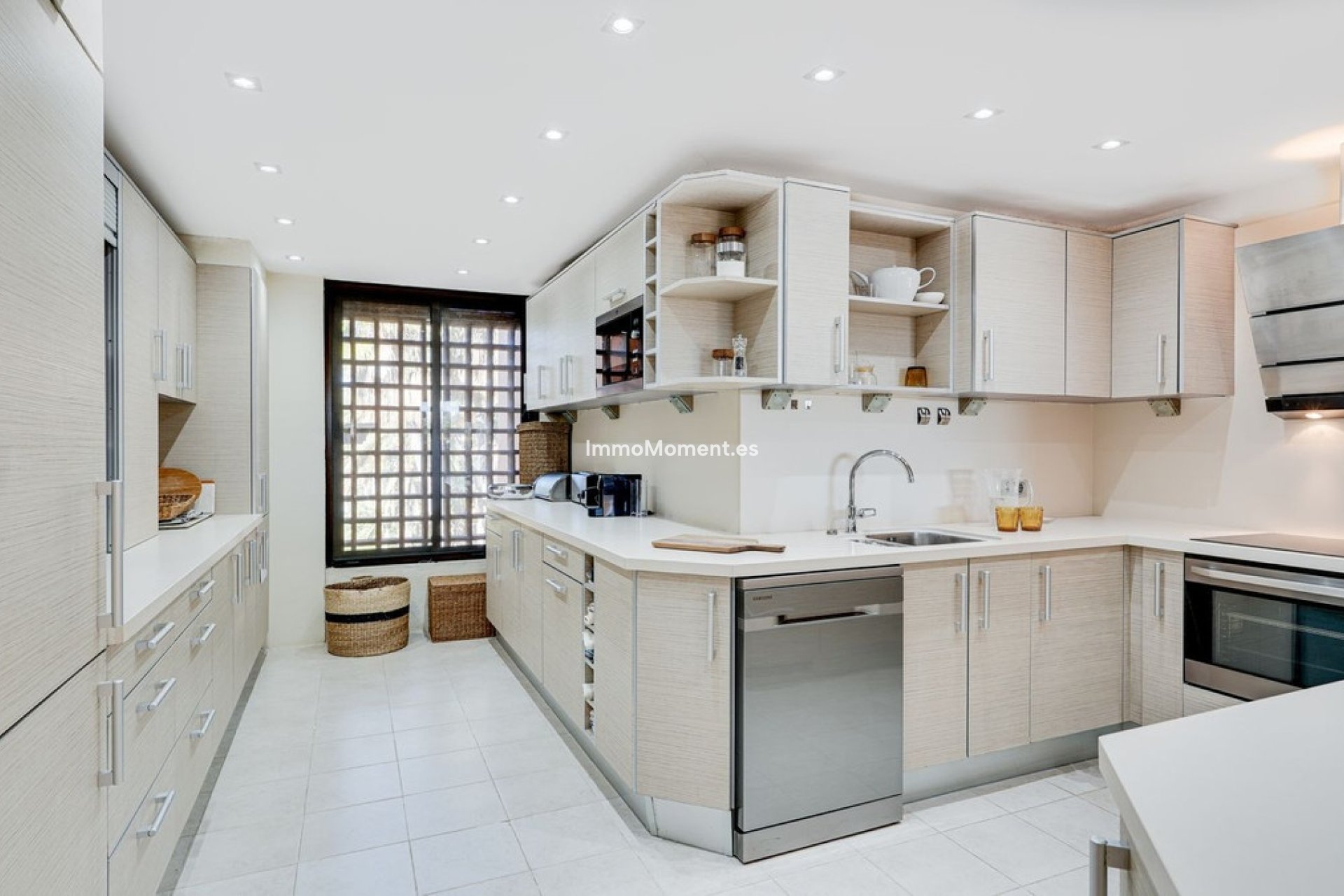 Resale - Apartment - Estepona - Estepona Centro