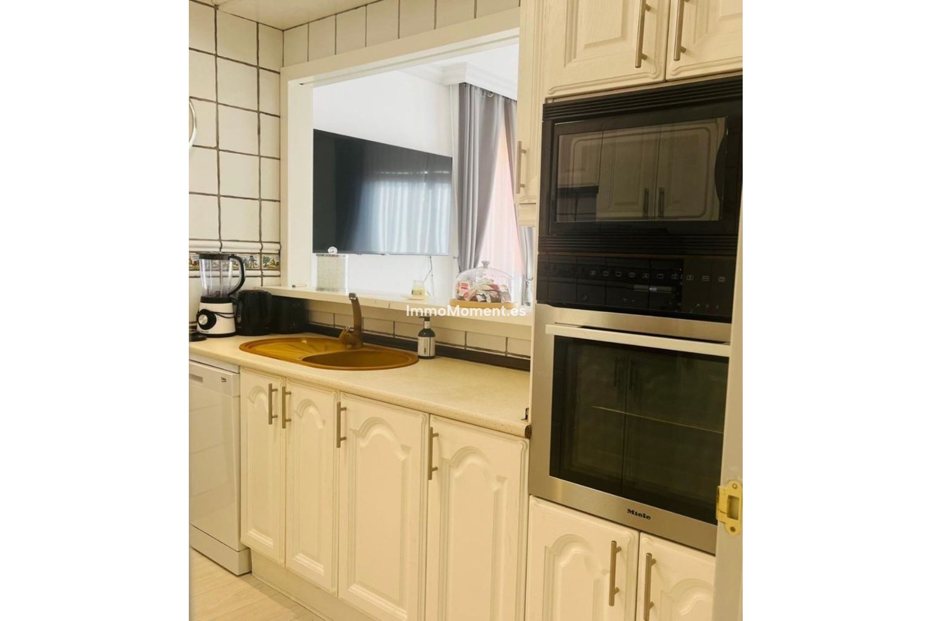 Resale - Apartment - Estepona - Estepona Centro