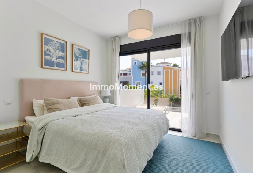 Resale - Apartment - Estepona - Estepona Centro