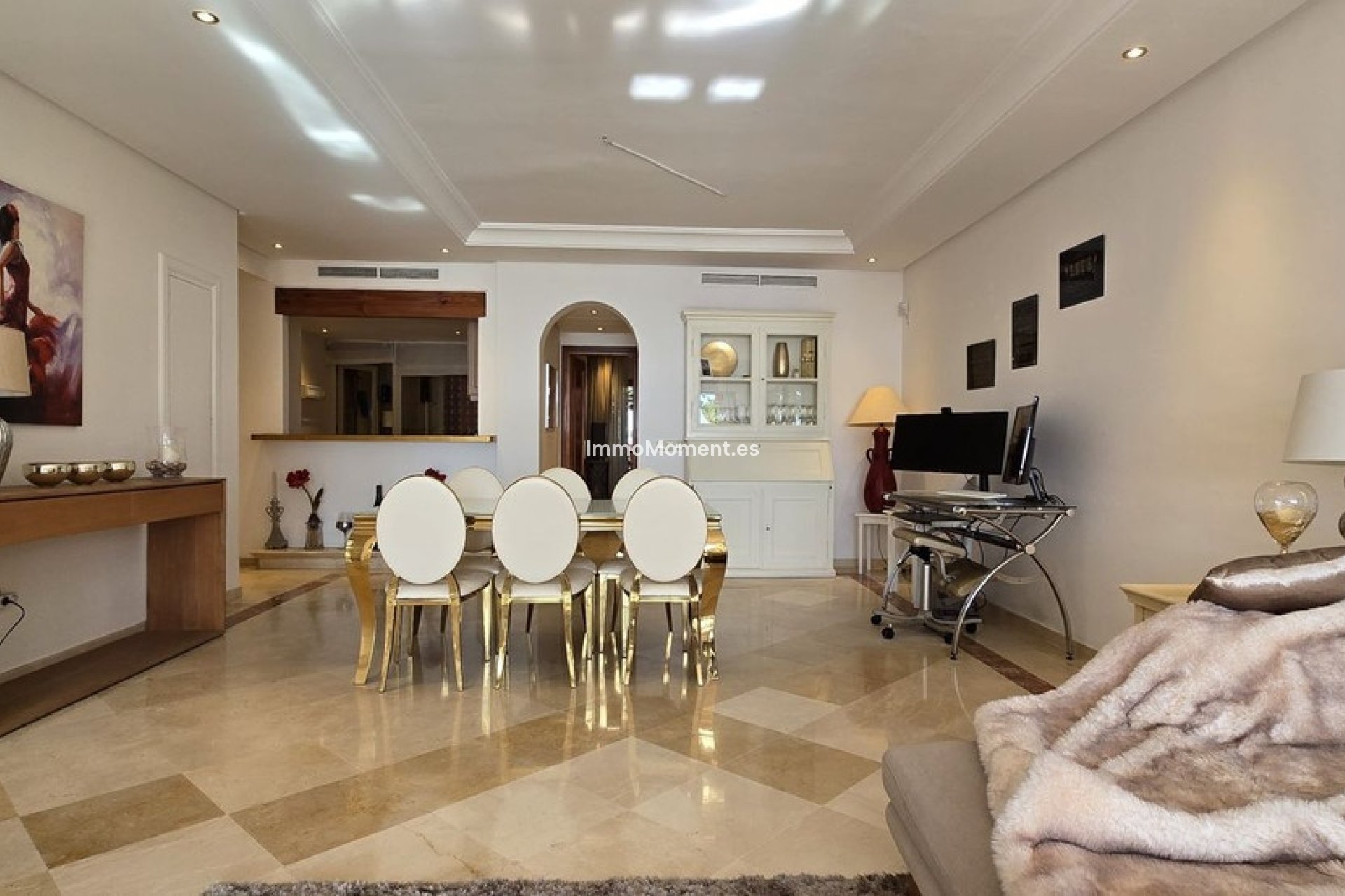 Resale - Apartment - Estepona - Estepona Centro