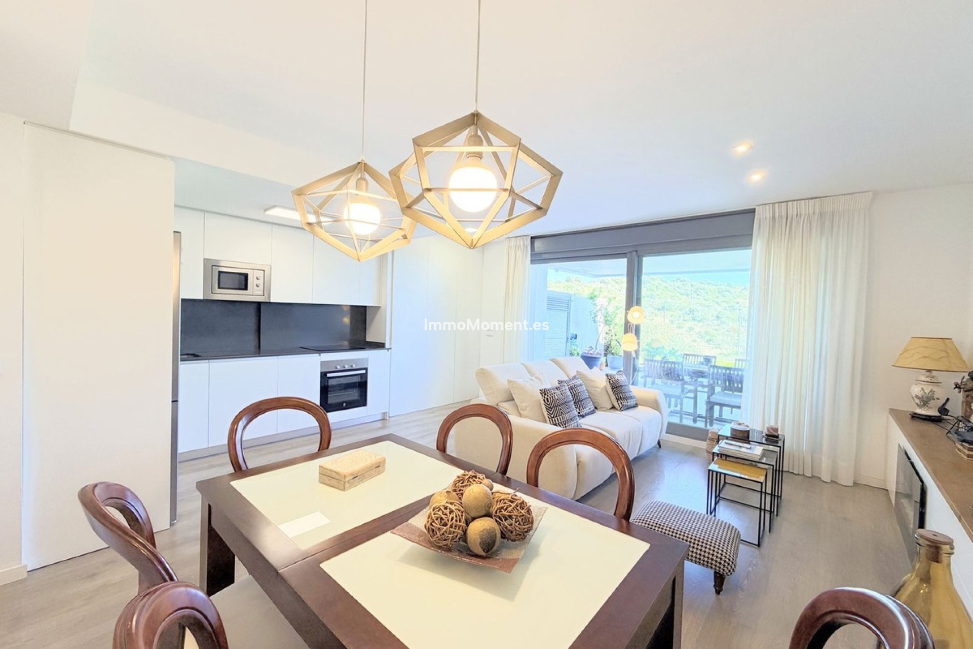 Resale - Apartment - Estepona - Estepona Centro