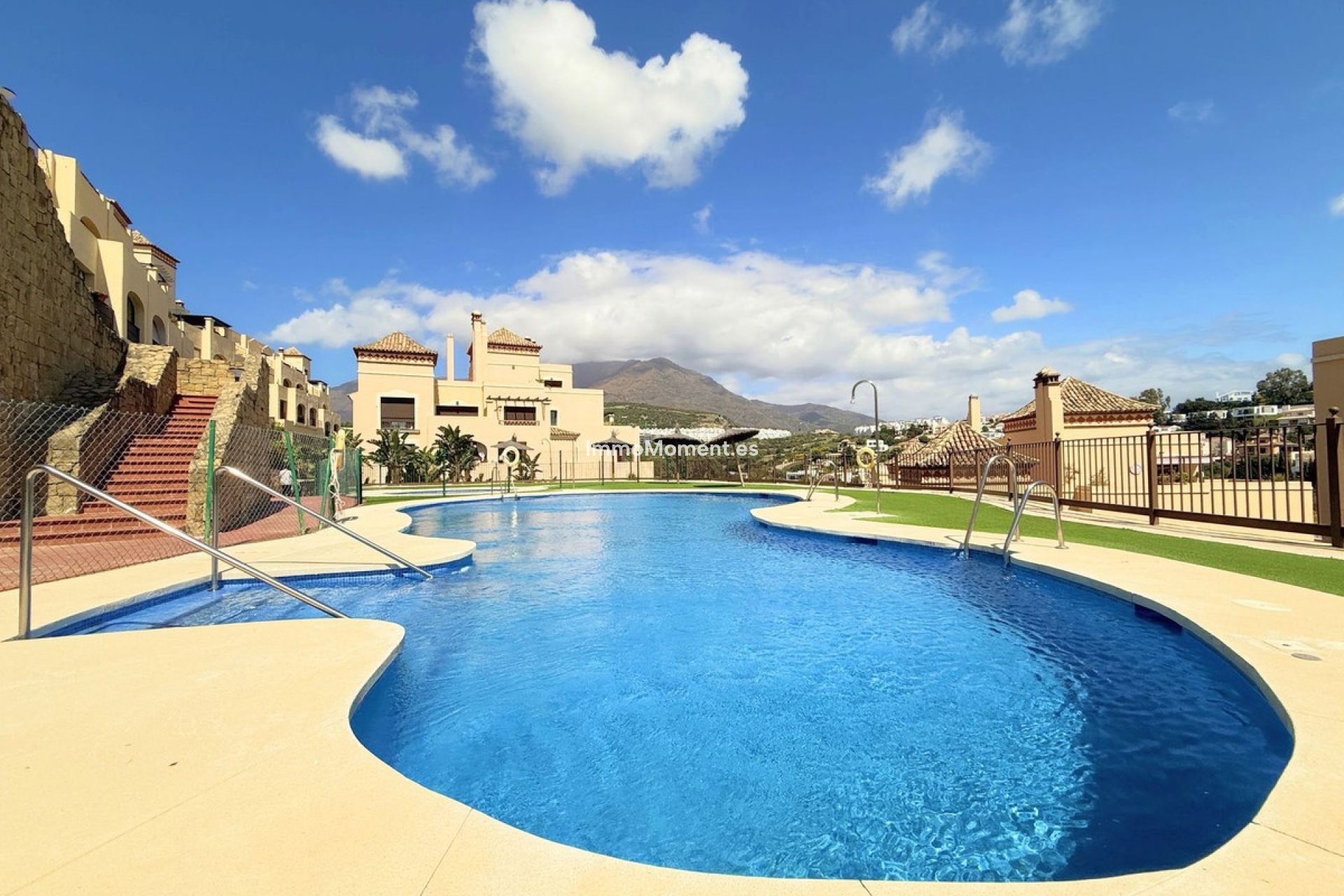 Resale - Apartment - Estepona - Estepona Centro