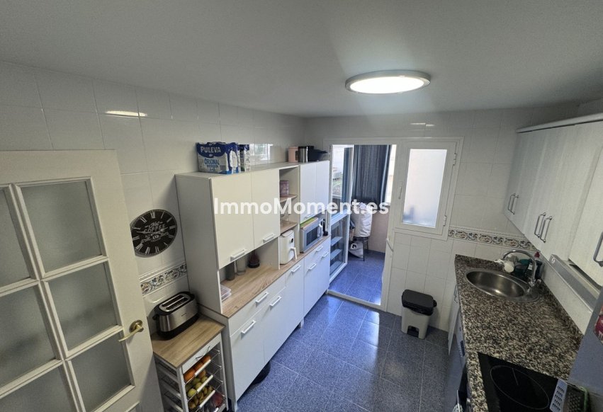 Resale - Apartment - Estepona - Estepona Centro