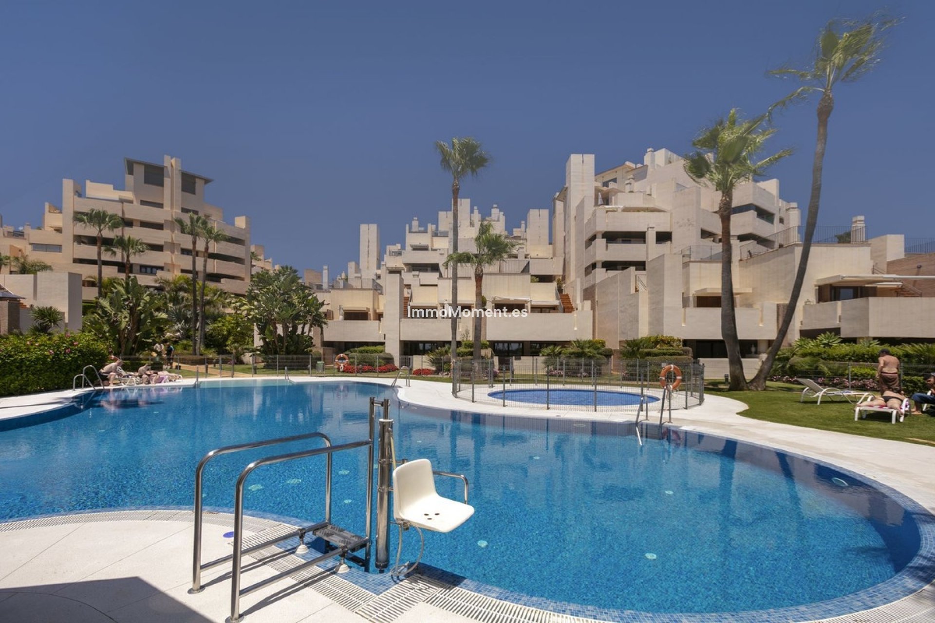 Resale - Apartment - Estepona - Estepona Centro