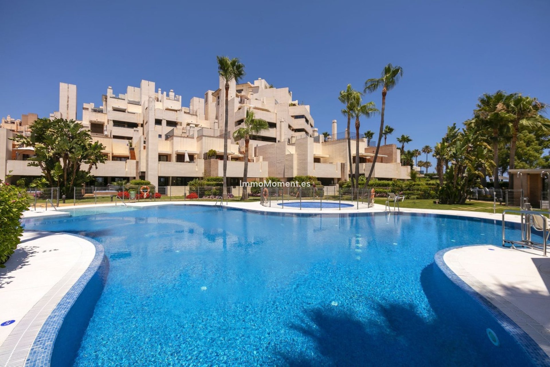 Resale - Apartment - Estepona - Estepona Centro