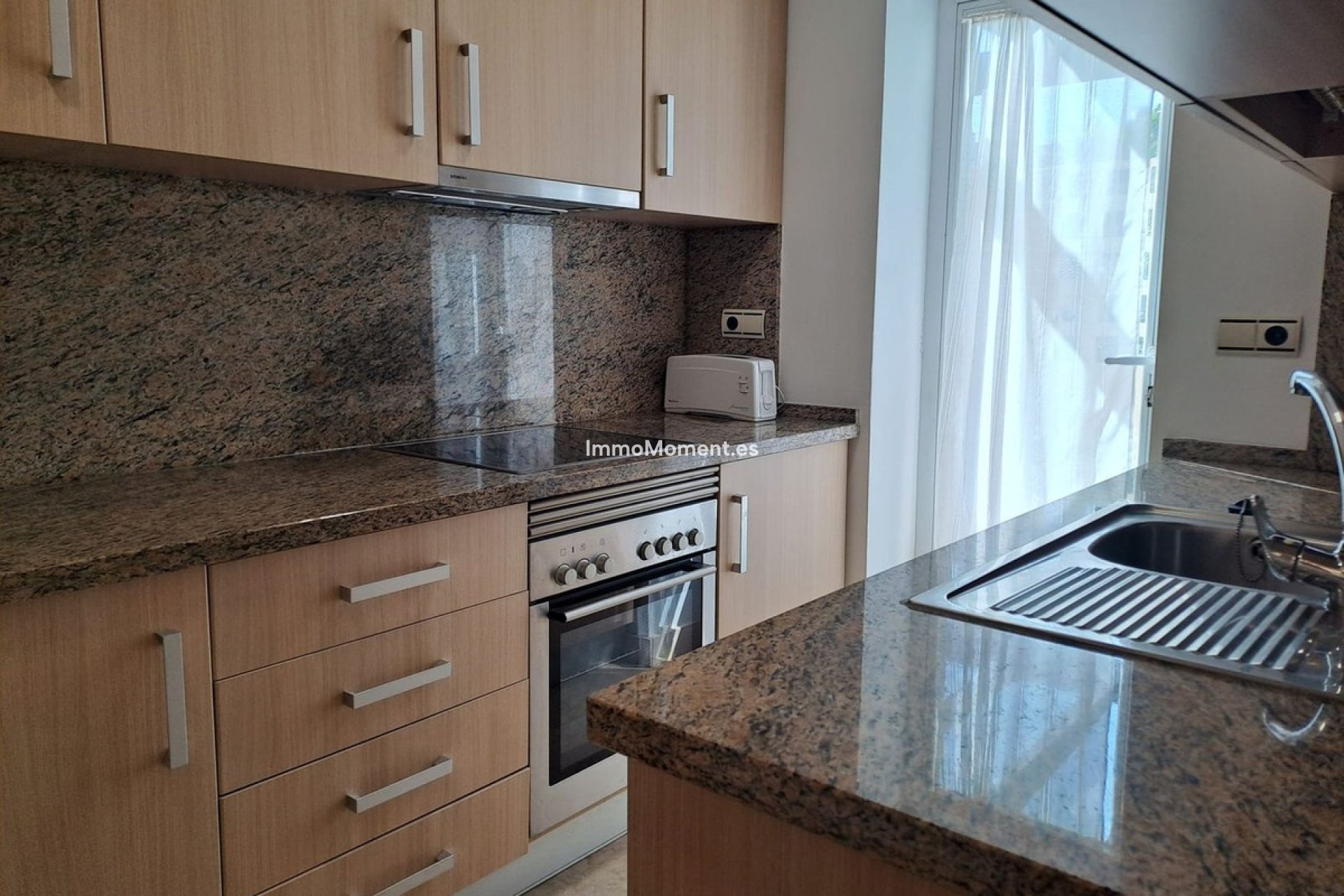 Resale - Apartment - Estepona - Estepona Centro