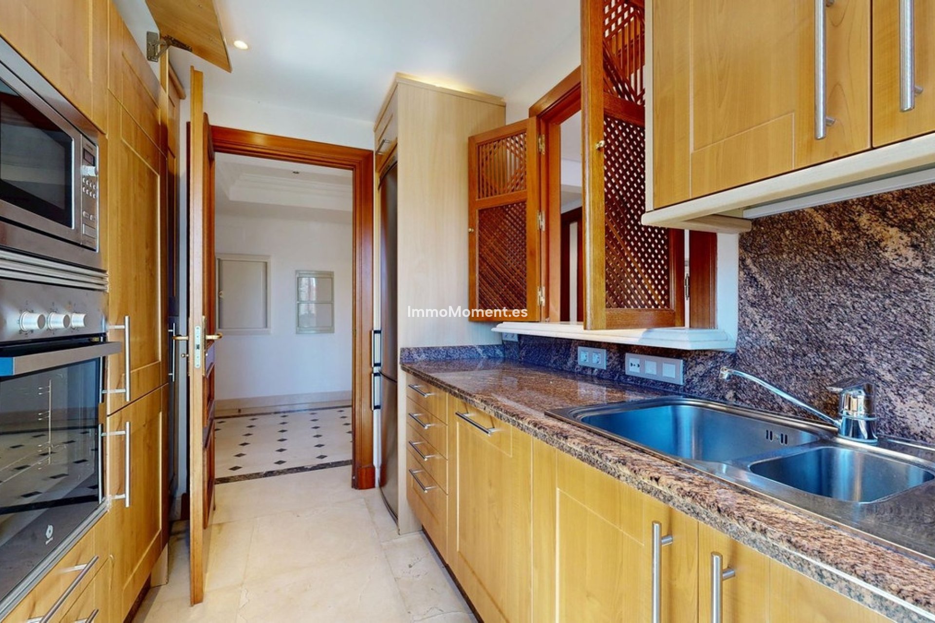 Resale - Apartment - Estepona - Estepona Centro