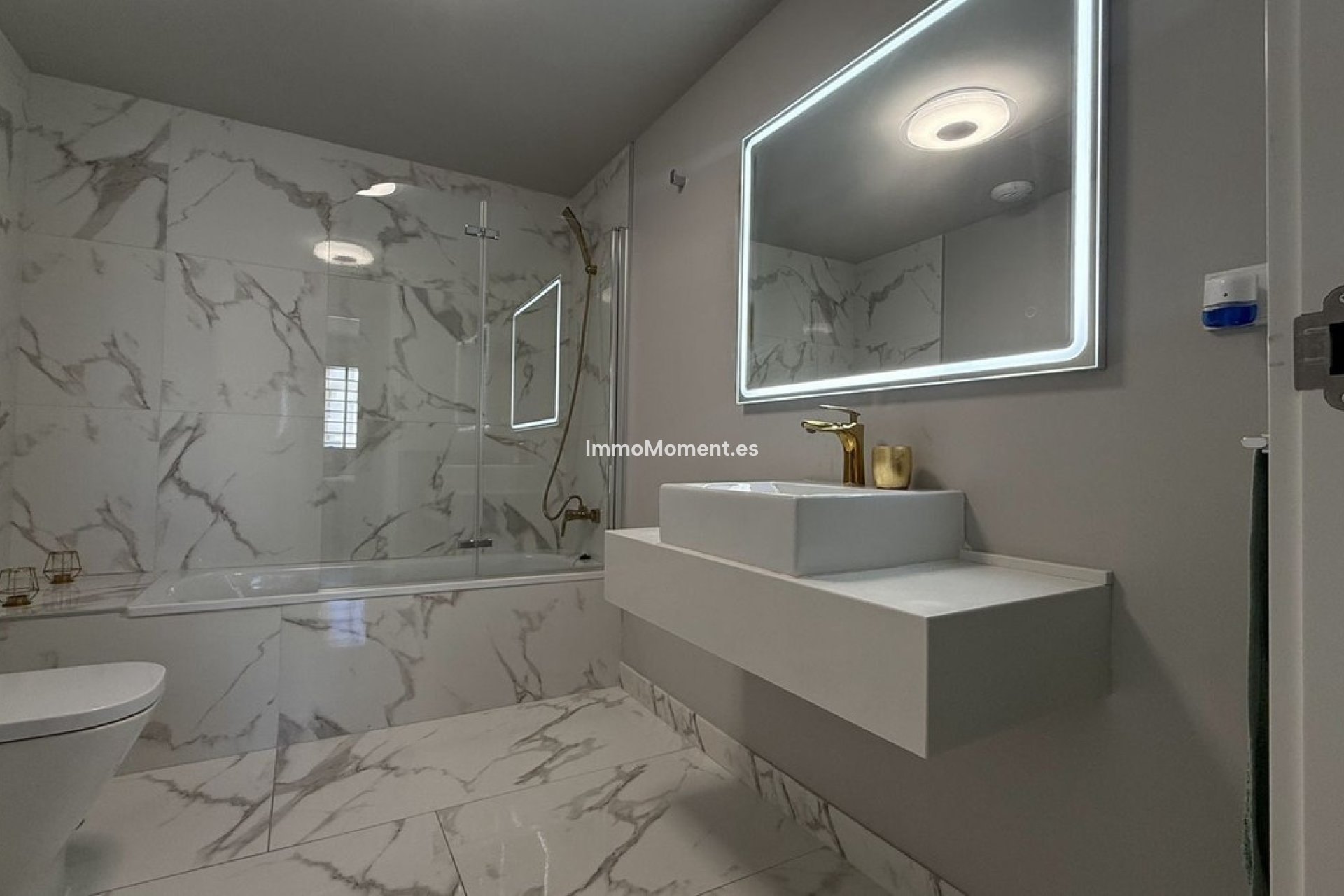 Resale - Apartment - Estepona - Estepona Centro