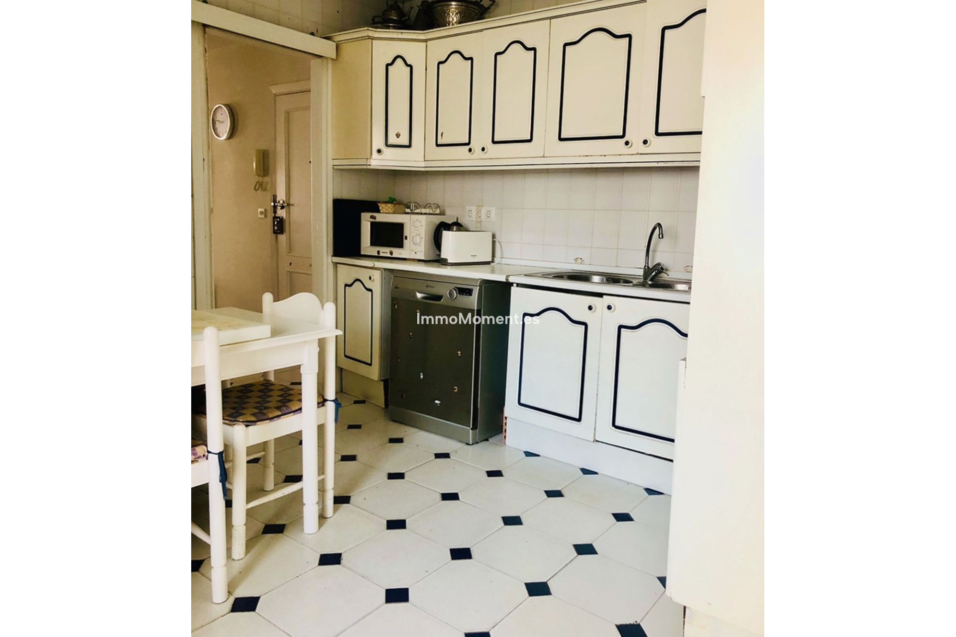 Resale - Apartment - Estepona - Estepona Centro